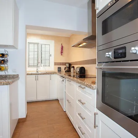 Nyaraló Argo, Semi-detached Bungalow Close To The Beach Puerto del Carmen