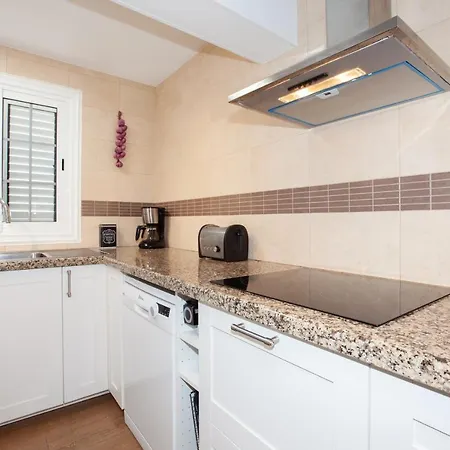 Nyaraló Argo, Semi-detached Bungalow Close To The Beach Puerto del Carmen